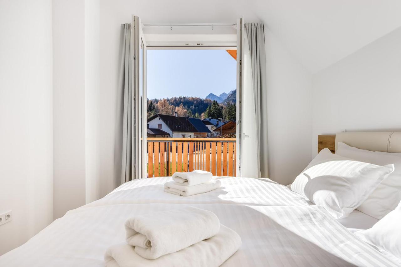Chic Apartments With Balcony And Spa In Mojstrana Eksteriør bilde