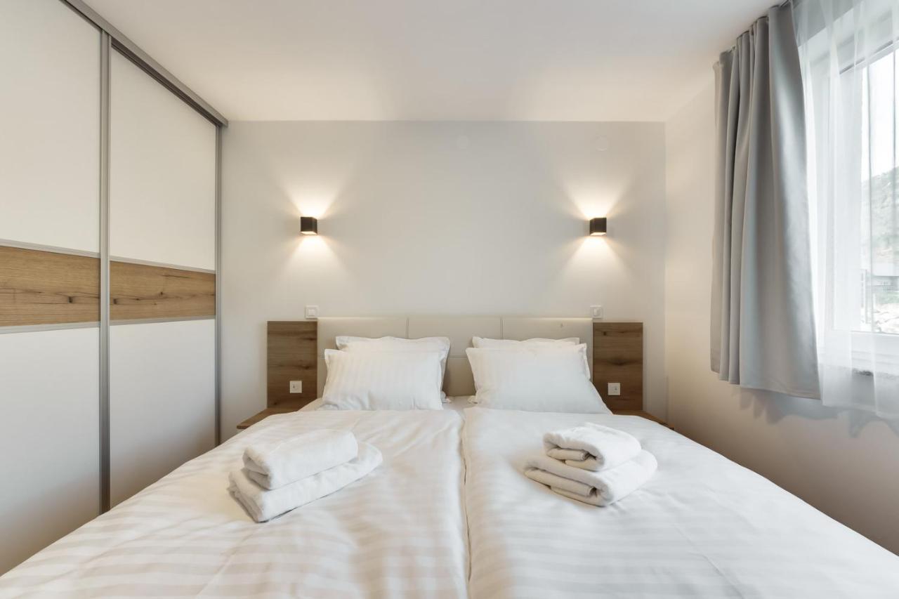 Chic Apartments With Balcony And Spa In Mojstrana Eksteriør bilde
