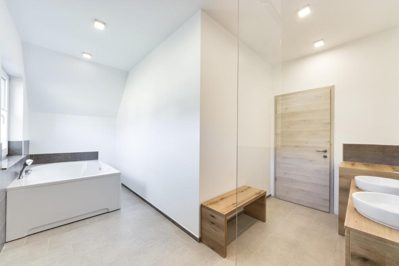 Chic Apartments With Balcony And Spa In Mojstrana Eksteriør bilde