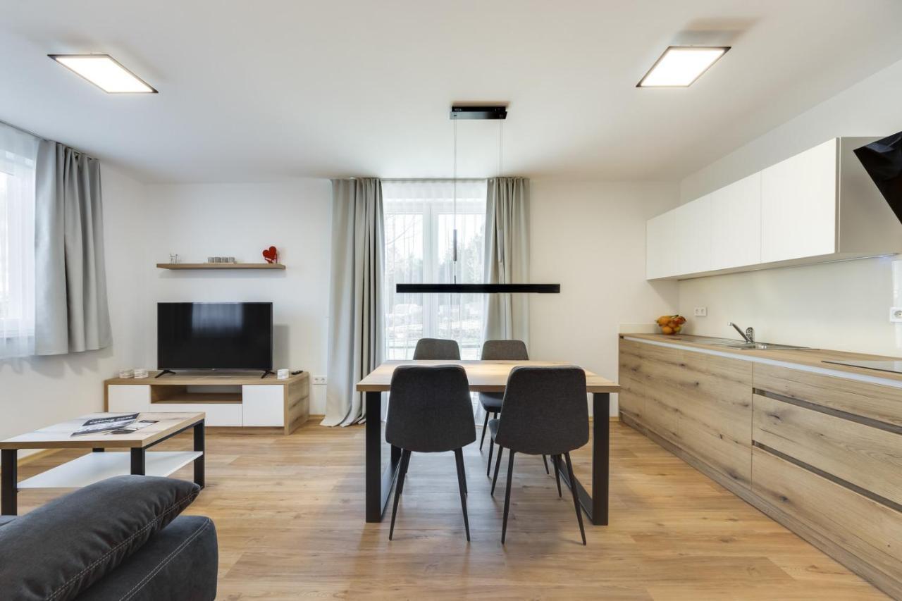 Chic Apartments With Balcony And Spa In Mojstrana Eksteriør bilde