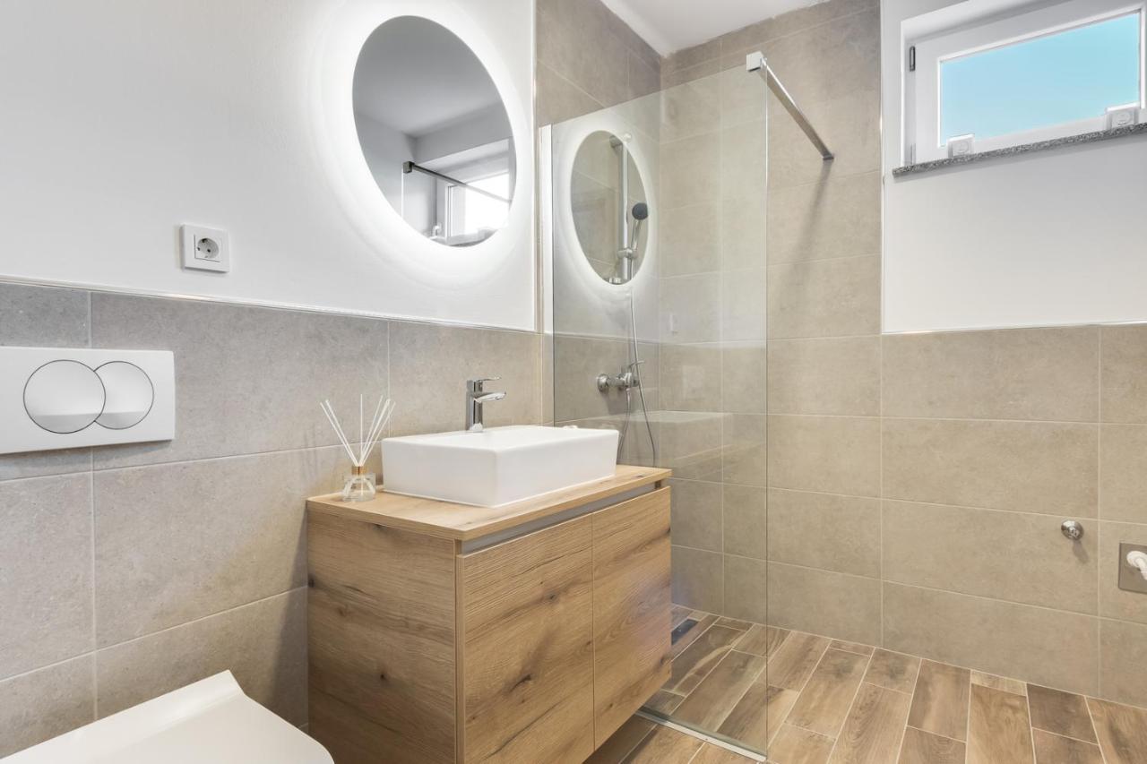 Chic Apartments With Balcony And Spa In Mojstrana Eksteriør bilde