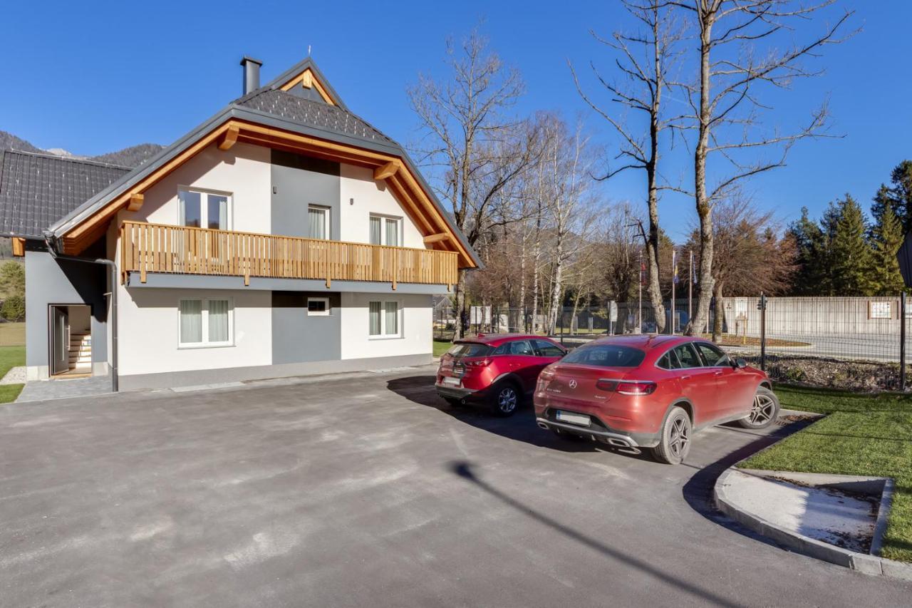 Chic Apartments With Balcony And Spa In Mojstrana Eksteriør bilde