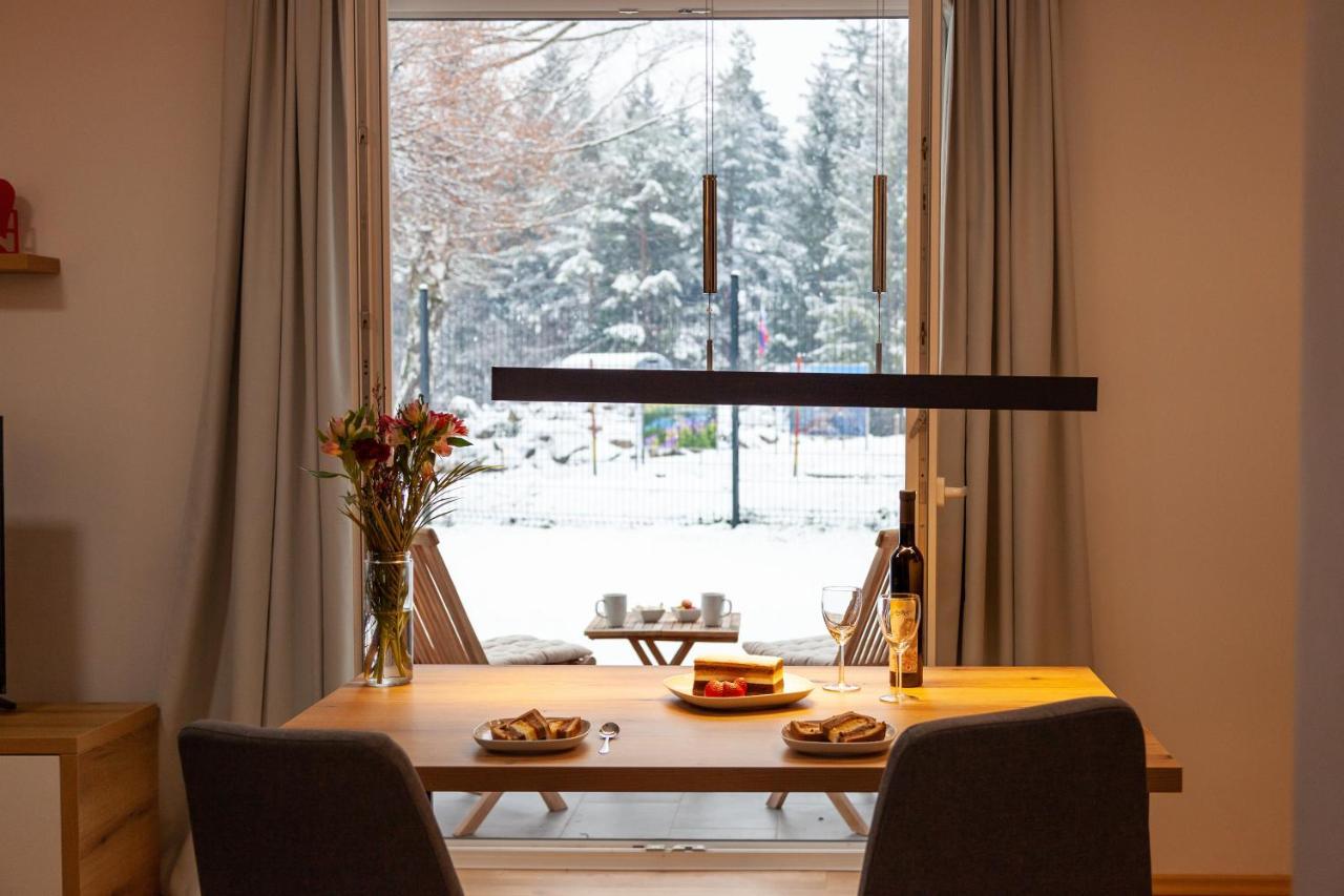 Chic Apartments With Balcony And Spa In Mojstrana Eksteriør bilde