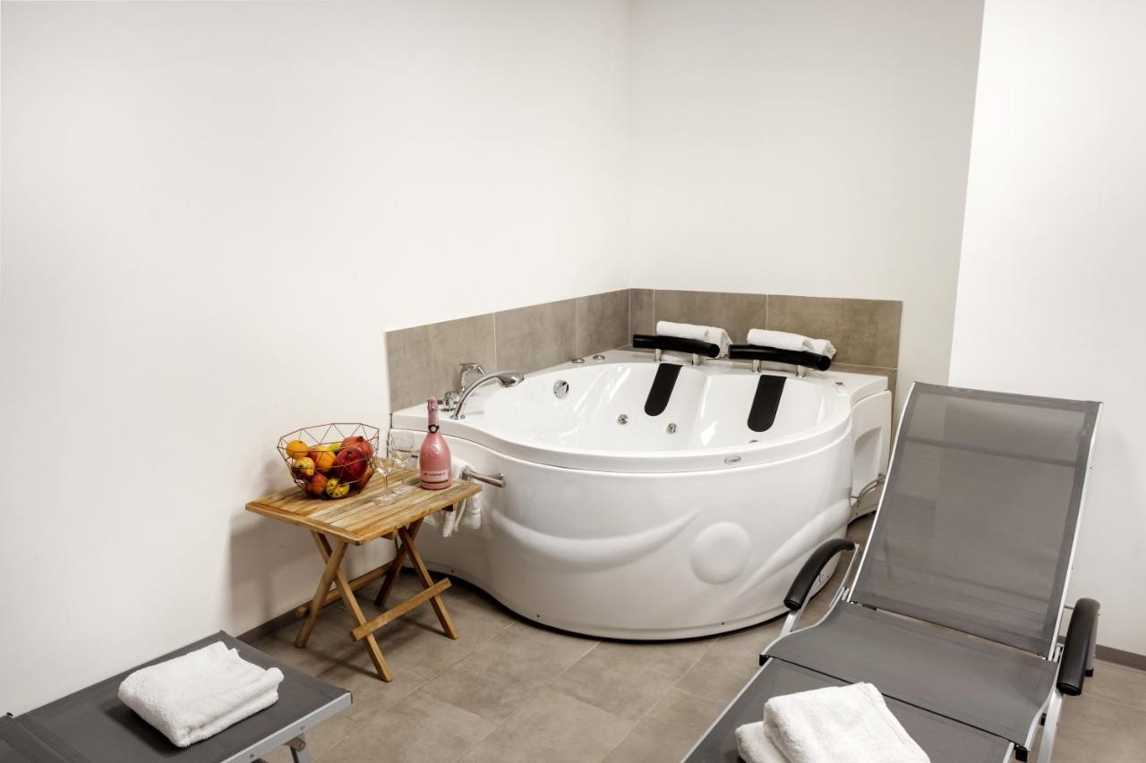 Chic Apartments With Balcony And Spa In Mojstrana Eksteriør bilde