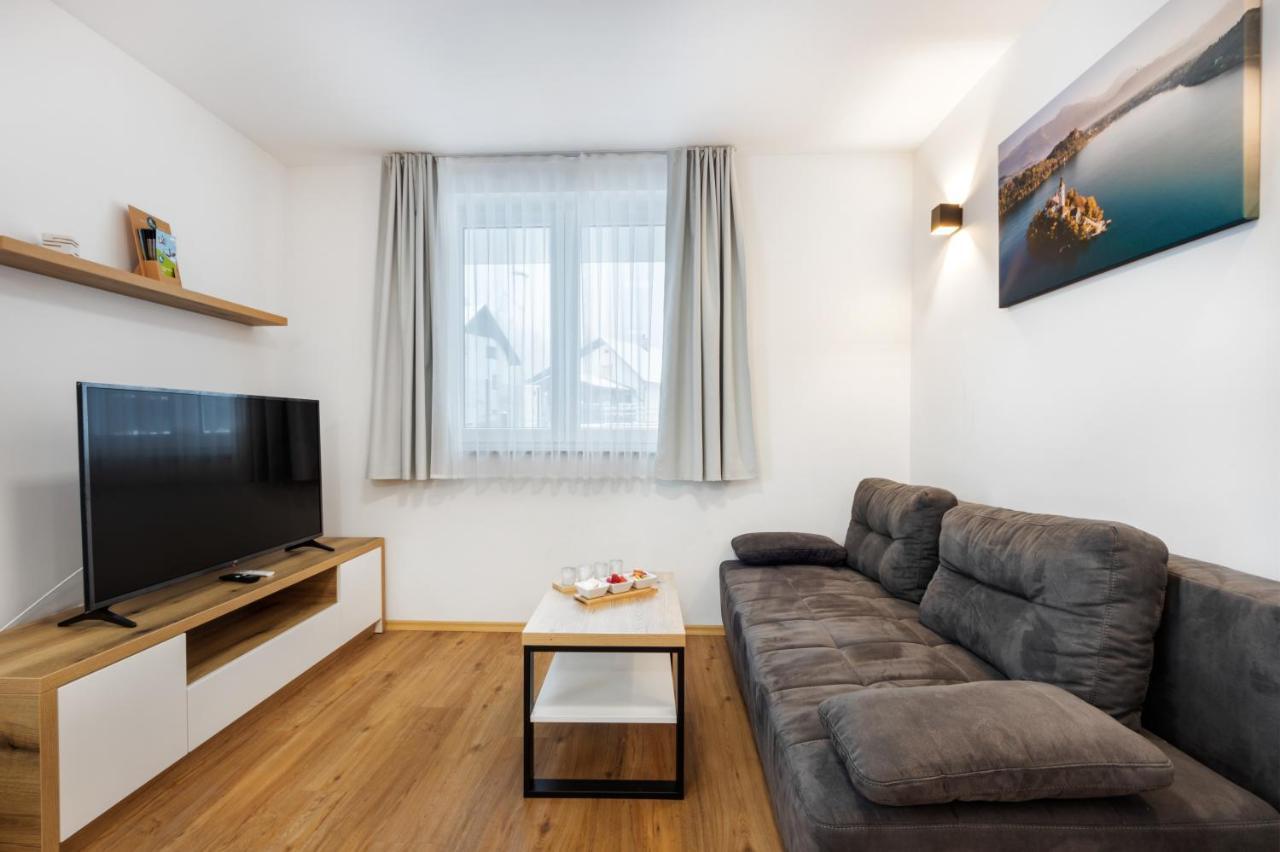 Chic Apartments With Balcony And Spa In Mojstrana Eksteriør bilde
